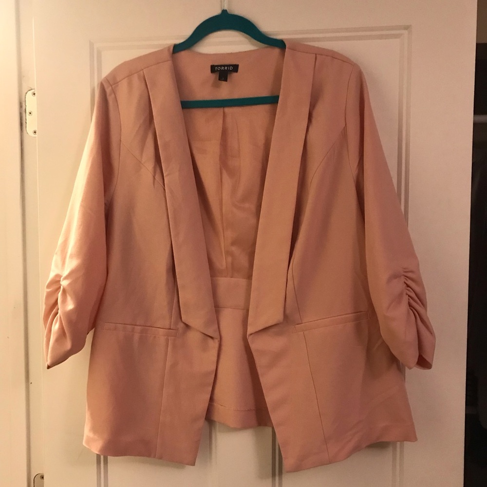 Rose blazer torrid SZ 2 like new!
